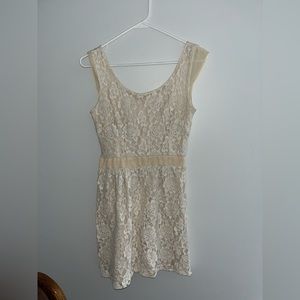 Beautiful American Eagle lace dress